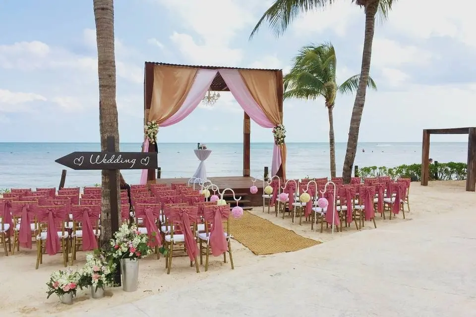 Blue Bay Grand Esmeralda All Inclusive weddings