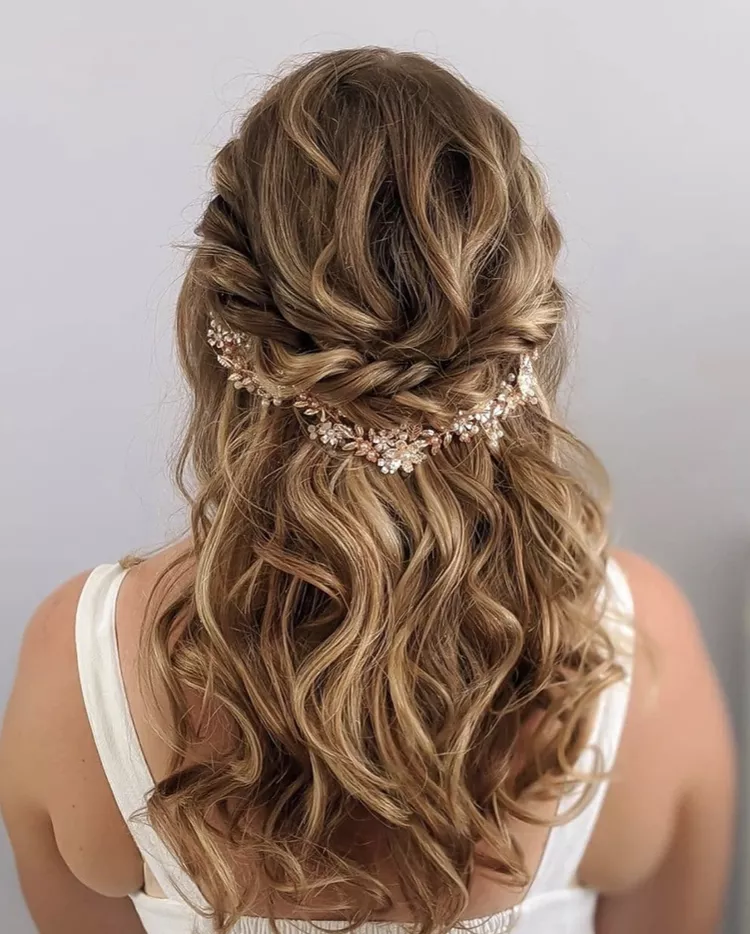 Beachy Wave beach wedding hairstyle