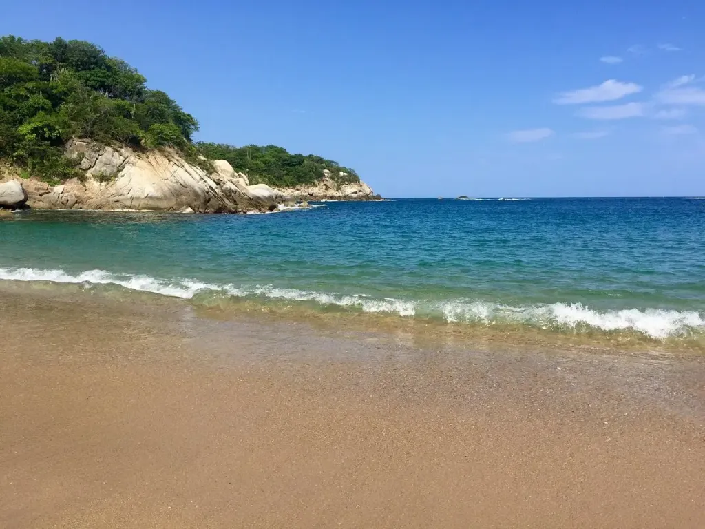 Huatulco beach for destination wedding in Mexico