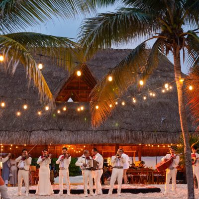 riviera cancun wedding venue with mariachis