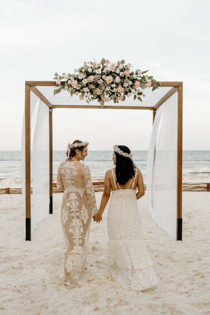 Advantages and Disadvantages of Private Venue Weddings - Beach Wedding