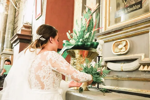 Brides traditions and bouuets - Mexican Wedding Traditions