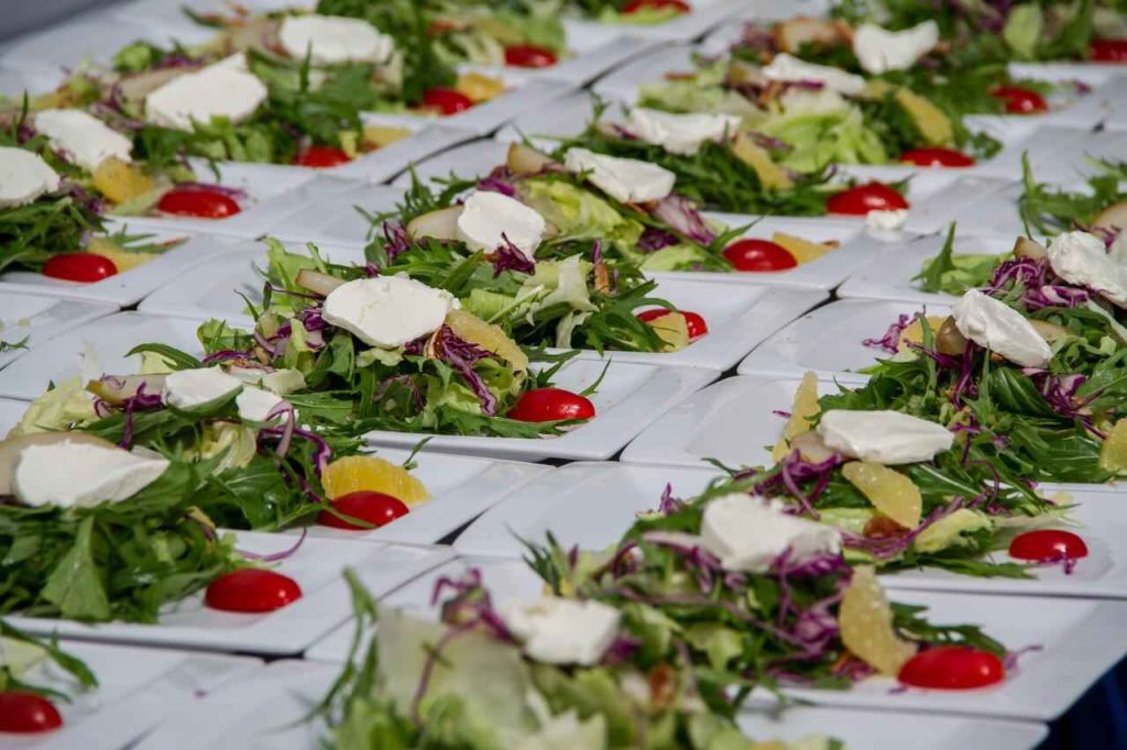 Sustainable catering and flowers for Sustainable Weddings 
