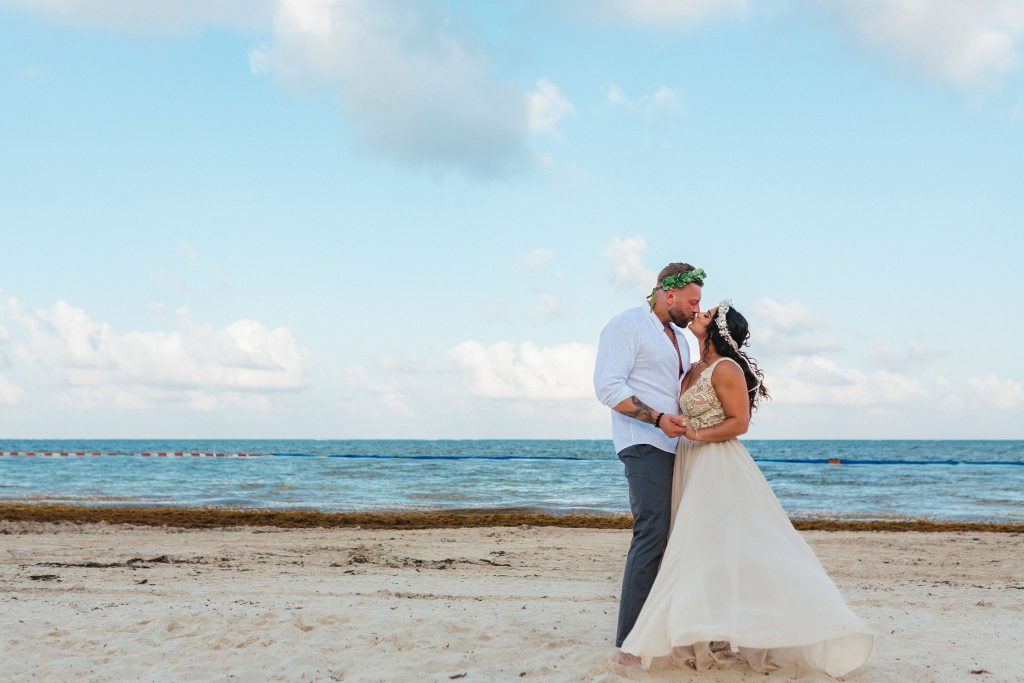 Beach Weddings - Advices to have a Perfect One